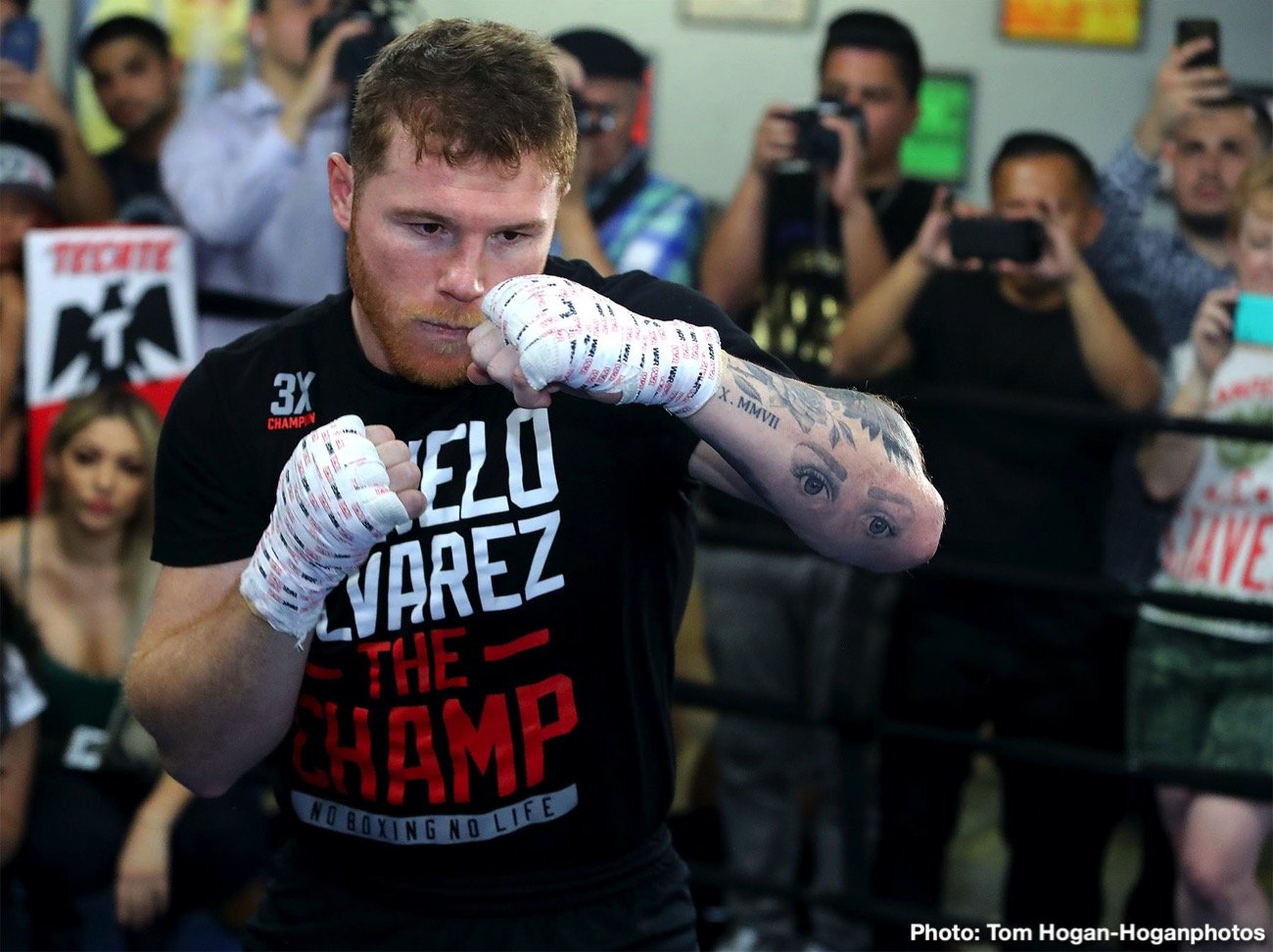 Oscar De La Hoya: DAZN hasn't approved Canelo Alvarez's opponents