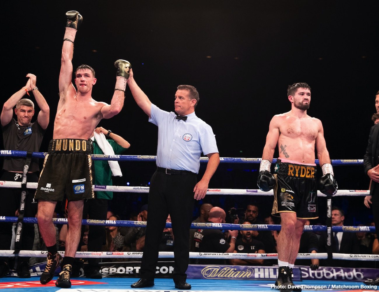 Ricky Hatton: Callum Smith has 'great chance' of beating Canelo Alvarez