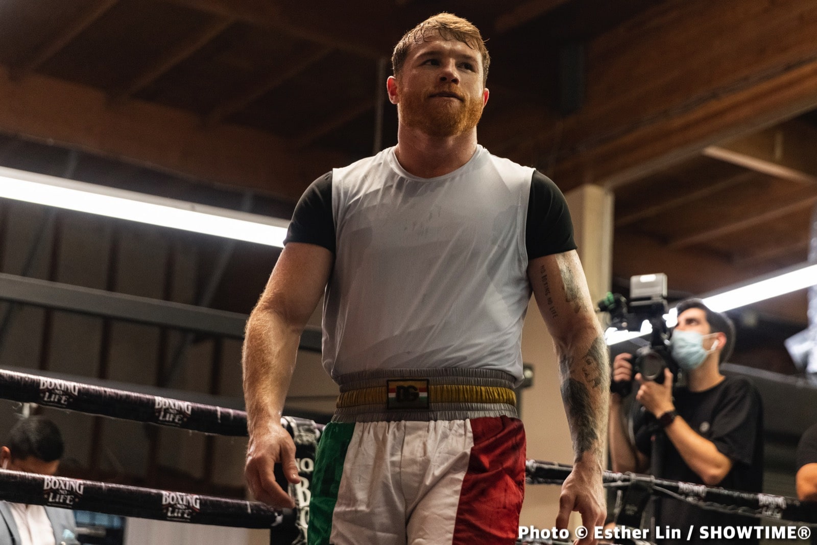 Canelo warns Plant: 'You're going to need a good chin'