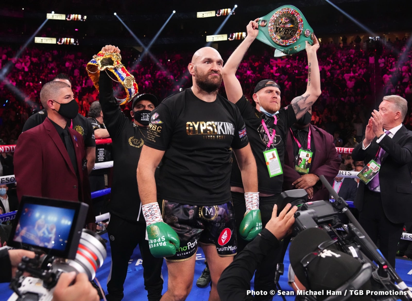 Tyson Fury controlling WBC, calling the shots