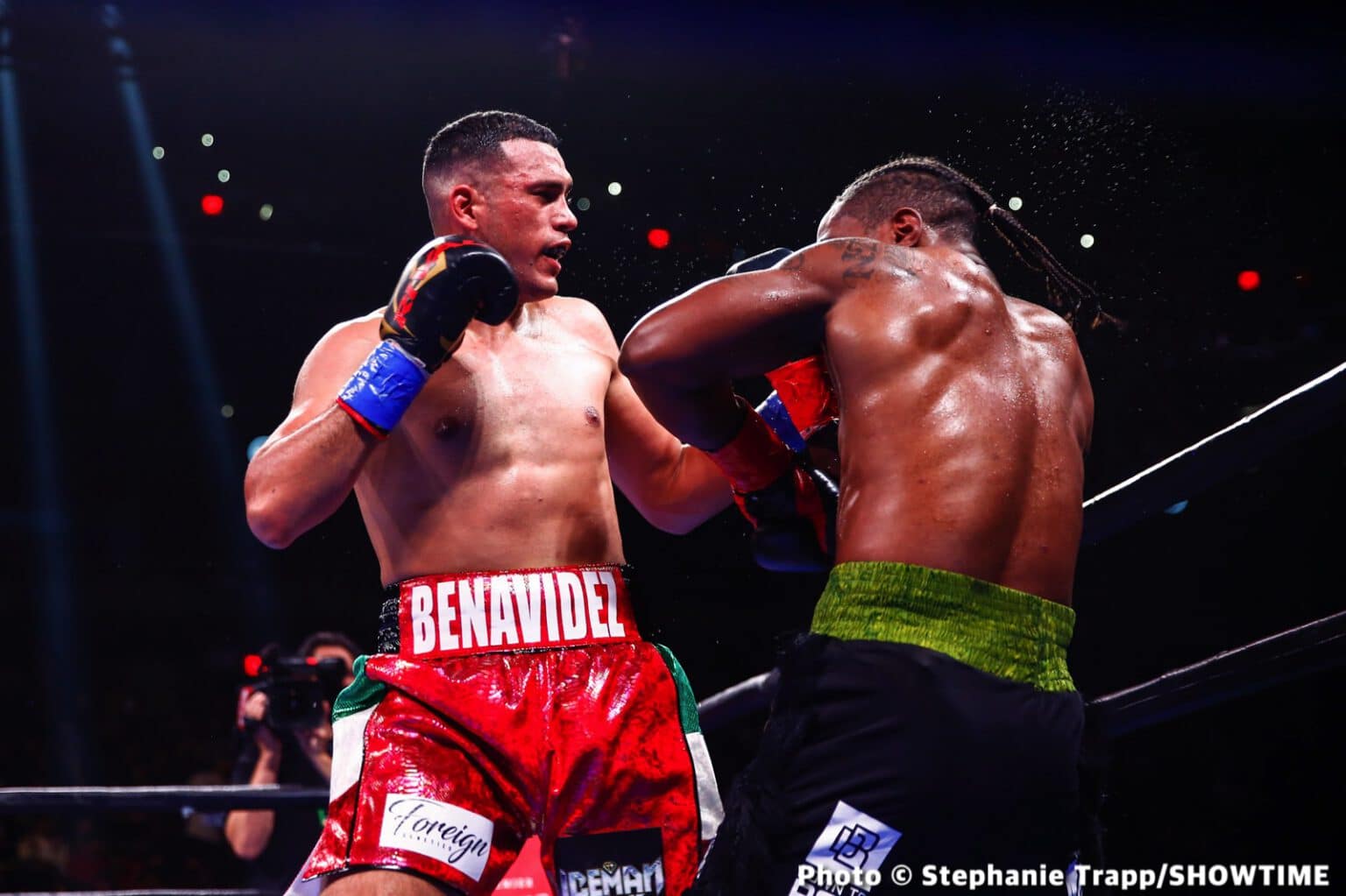 David Benavidez Stops Kyrone Davis Boxing Results Latest Boxing News