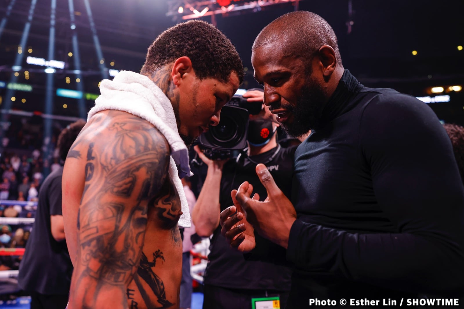 Photos: Tank Davis, Fundora, Adames & Ramirez Win In LA — Boxing News
