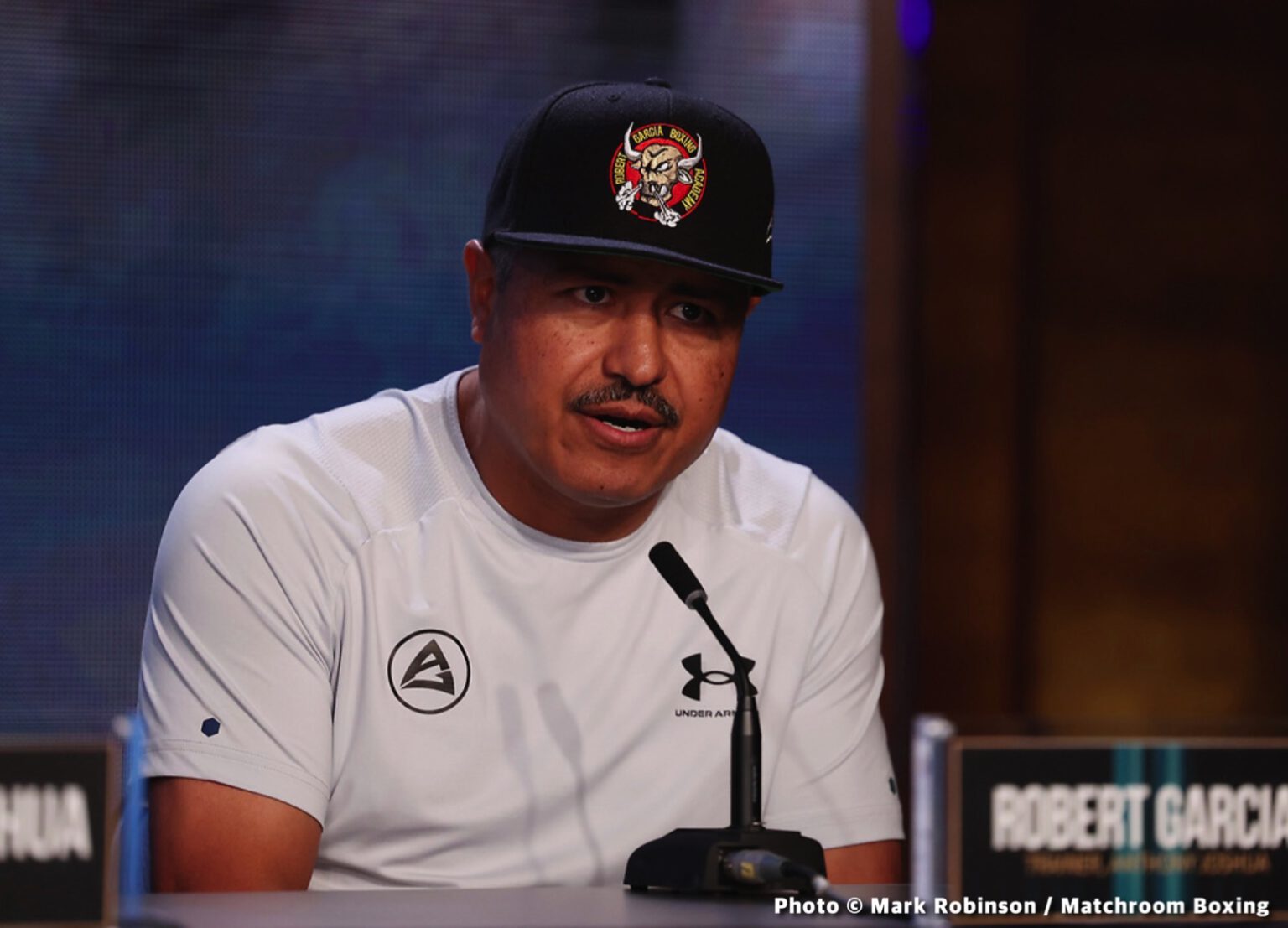 Robert Garcia Says He Will Remain As Joshua s Trainer Boxing News