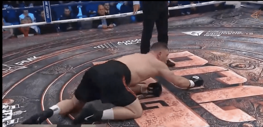 Zhaoxin Zhang Roars Back From Seemingly Certain Defeat To KO Evgeny Romanov - Boxing Results