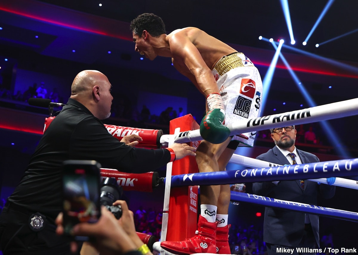 Rafael Espinoza Destroys Sergio Chirino in 4th round Knockout - Boxing Results