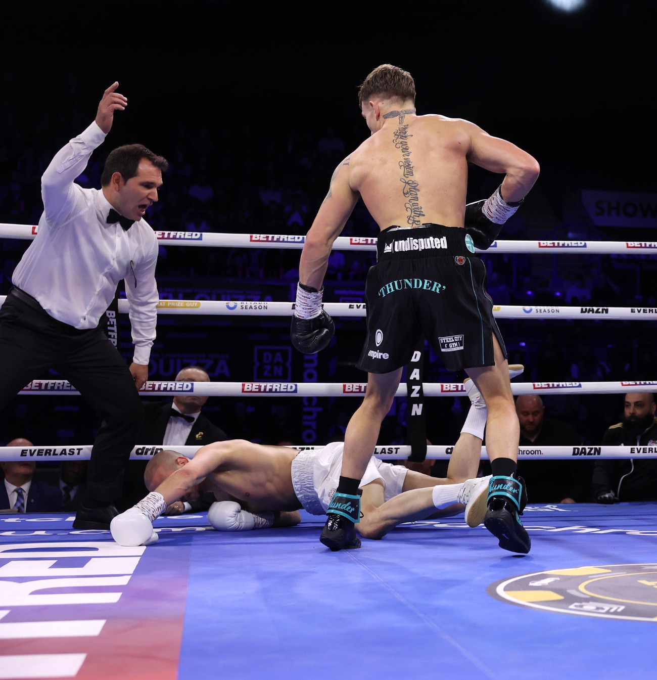 Dalton Smith Destroys Walid Ouizza In A Round, Wins European Light-Welterweight Title - Boxing Results